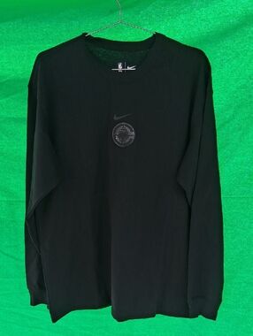 Nike Black Crewneck Sweatshirt with Subtle Center Emblem
